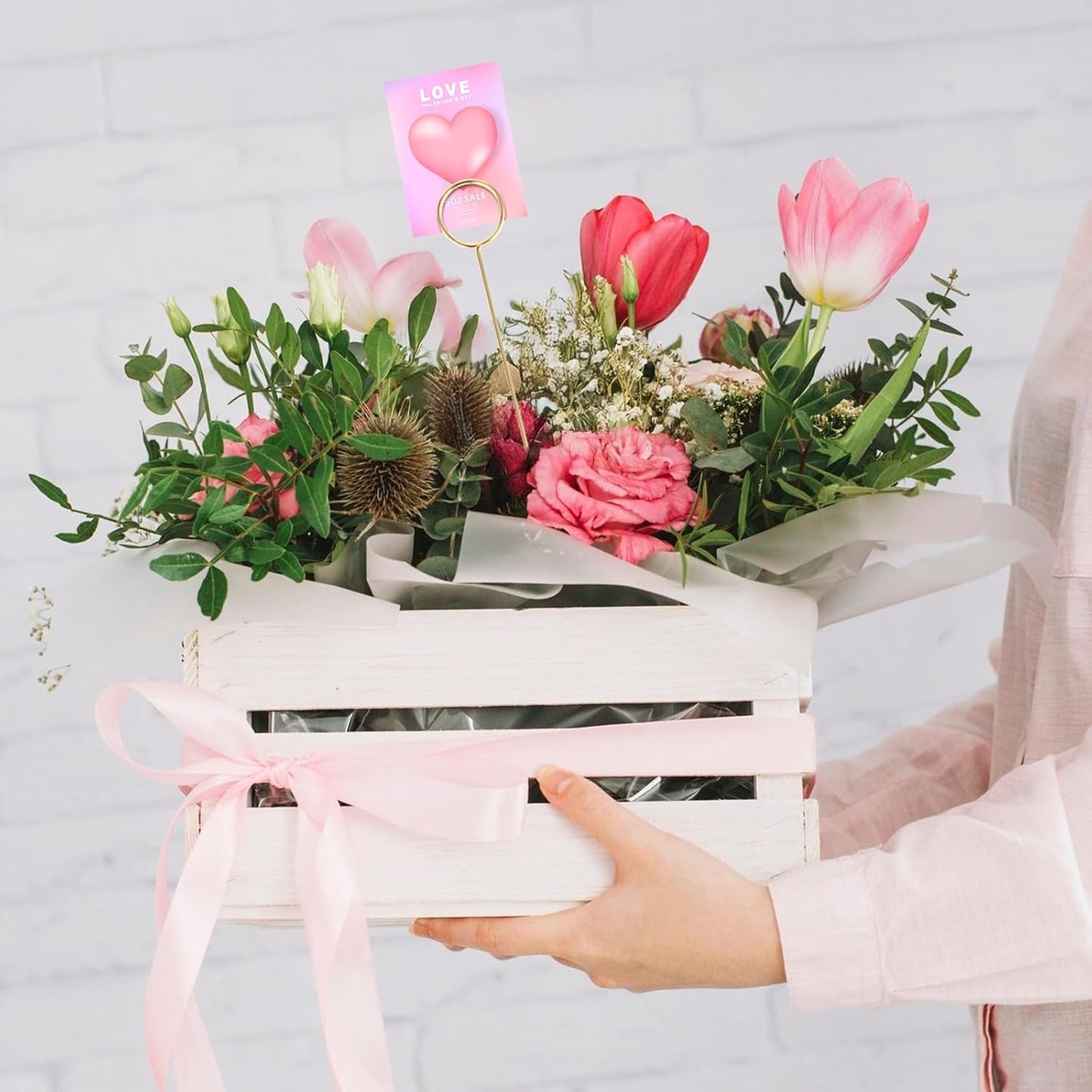 20Pcs Item Stand Place Card Holder, Round Shape Gold Picture Holder Table Number Pick Clips for Gift Card Decorations Metal Wire Floral Picks for Wedding Party Birthday Cake Party Favor