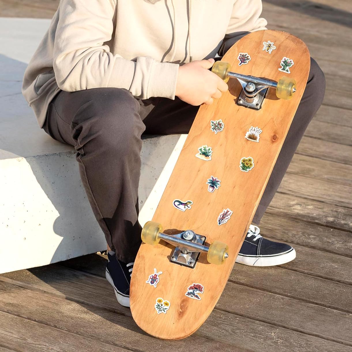 108 PCS Reptile Stickers, Colorful Vinyl Decals for Journals, Scrapbooks, Laptops, Water Bottles, Nature Themed Party Favors and Decorations, Waterproof and Durable Animal