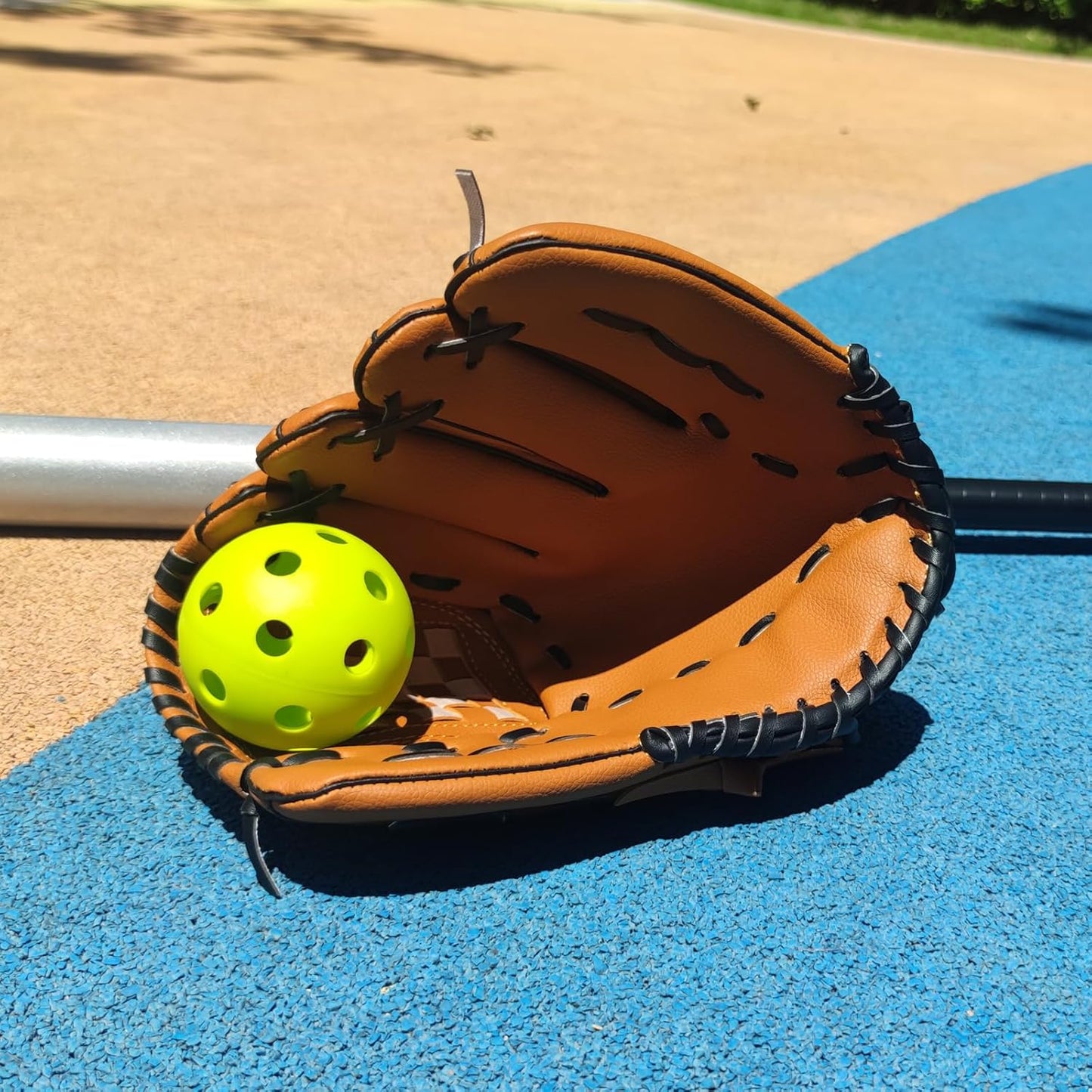 20 Pack Plastic Baseballs 9 Inch Practice Baseballs Softball, Baseballs for Hitting and Pitching Practice - Soft and Lightweight Limit Flight Balls for Training and Softball Games