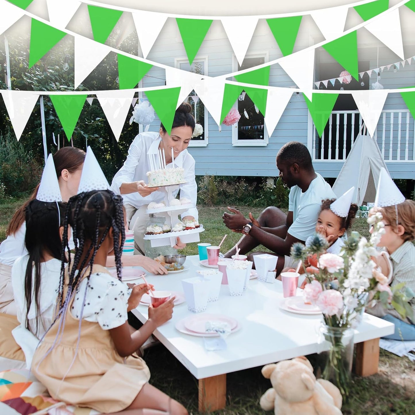 100Ft Green and White Pennant Banner Flags String Fabric Triangle Bunting Flag,Party Decorations for Wedding,Kids Birthday,Home Outdoor Garden Hanging Festivals Decoration,60 Pcs