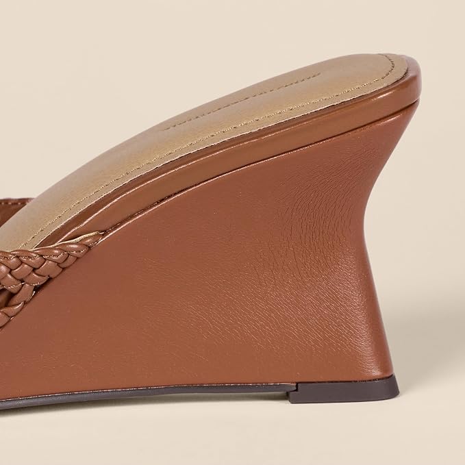 Amazon Essentials Women's Wedge Sandals - Image 4