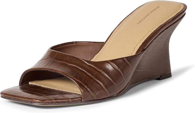 Amazon Essentials Women's Wedge Sandals by AmazonEssentials