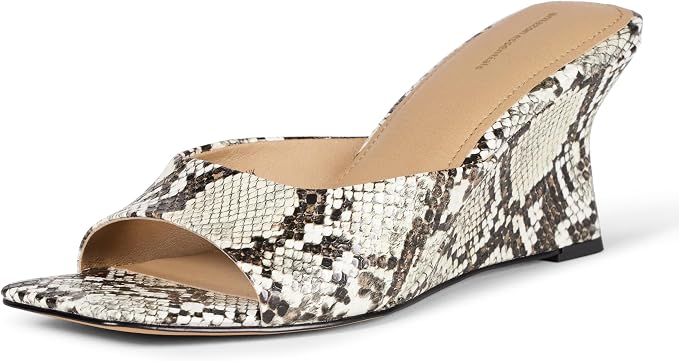 Amazon Essentials Women's Wedge Sandals by AmazonEssentials