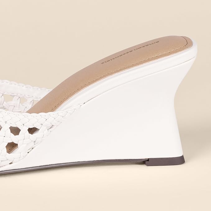 Amazon Essentials Women's Wedge Sandals - Image 4