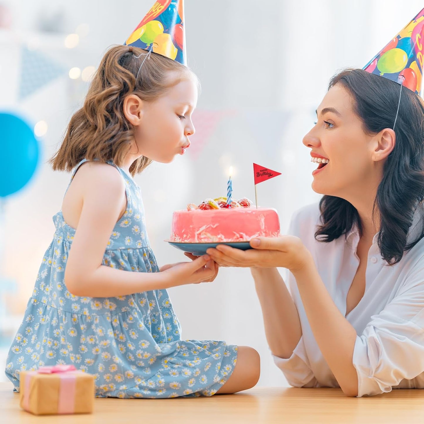 200 Pcs Red Solid Toothpick Flags Mini Plain Triangle Blank Custom Stick Cupcake Toppers Fruit Cheese Markers Labels for Golf Party Buffet Appetizers DIY Decorations