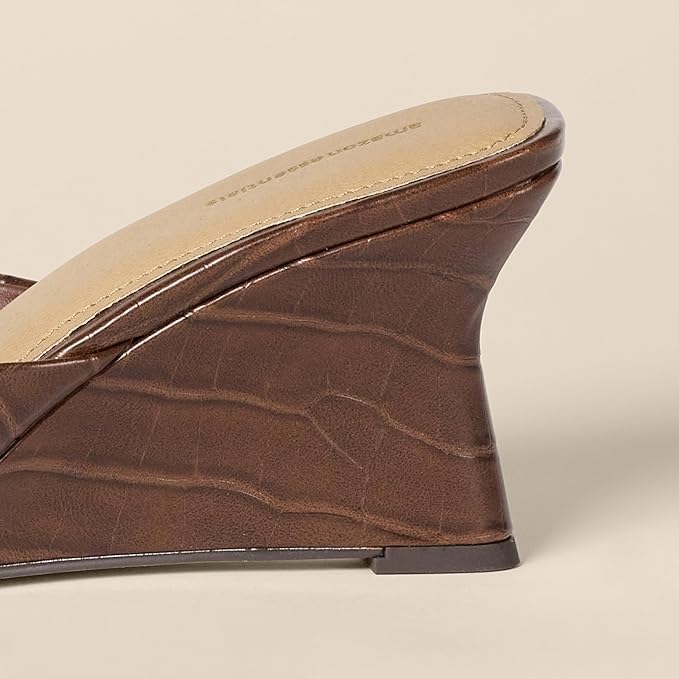 Amazon Essentials Women's Wedge Sandals - Image 5
