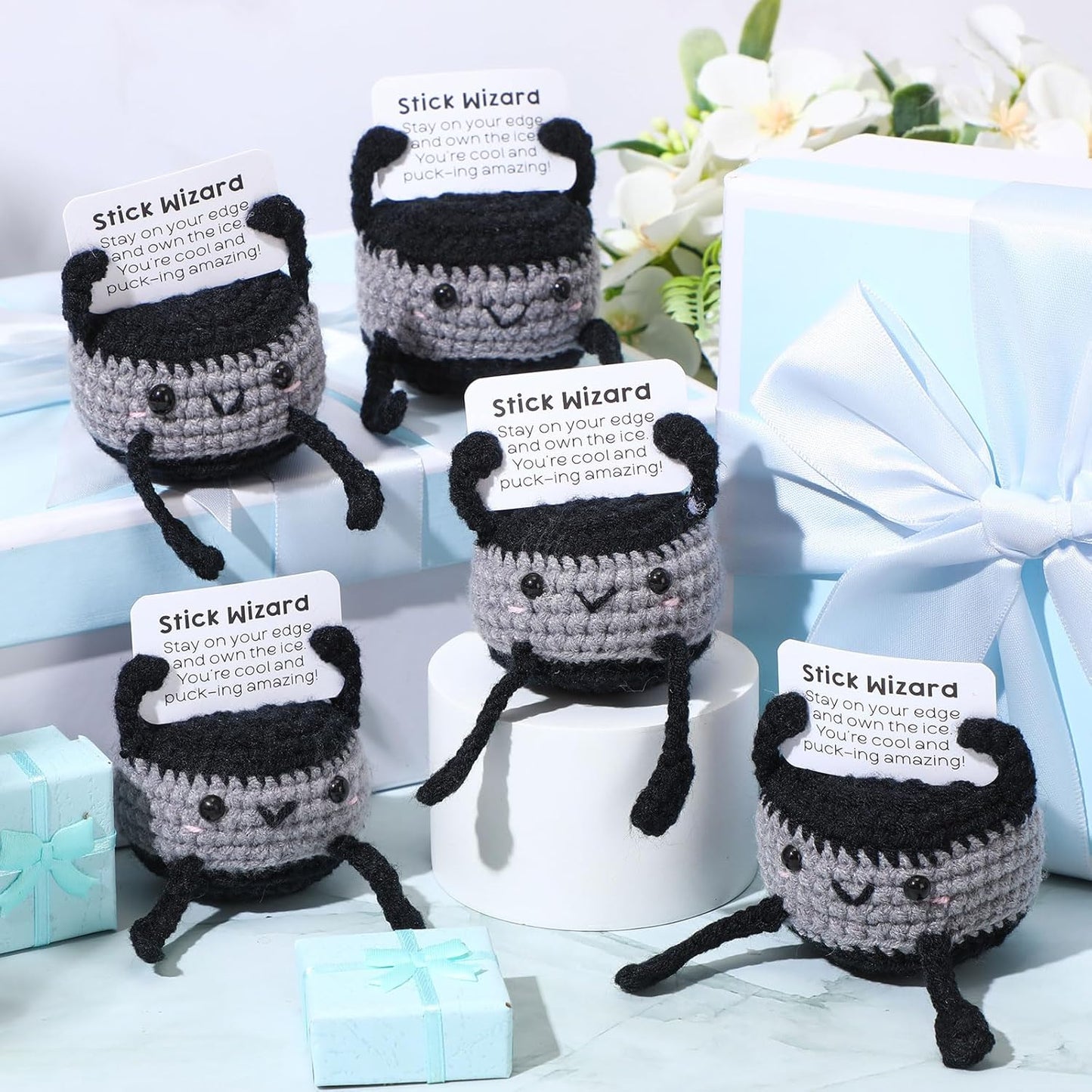 12pcs Funny Hockey Puck Gifts for Team Bulk Positive Hockey Balls with Motivational Cards Handmade Mini Crochet Team Gift for Coach Women Men Coworker Birthday Christmas Party Favors