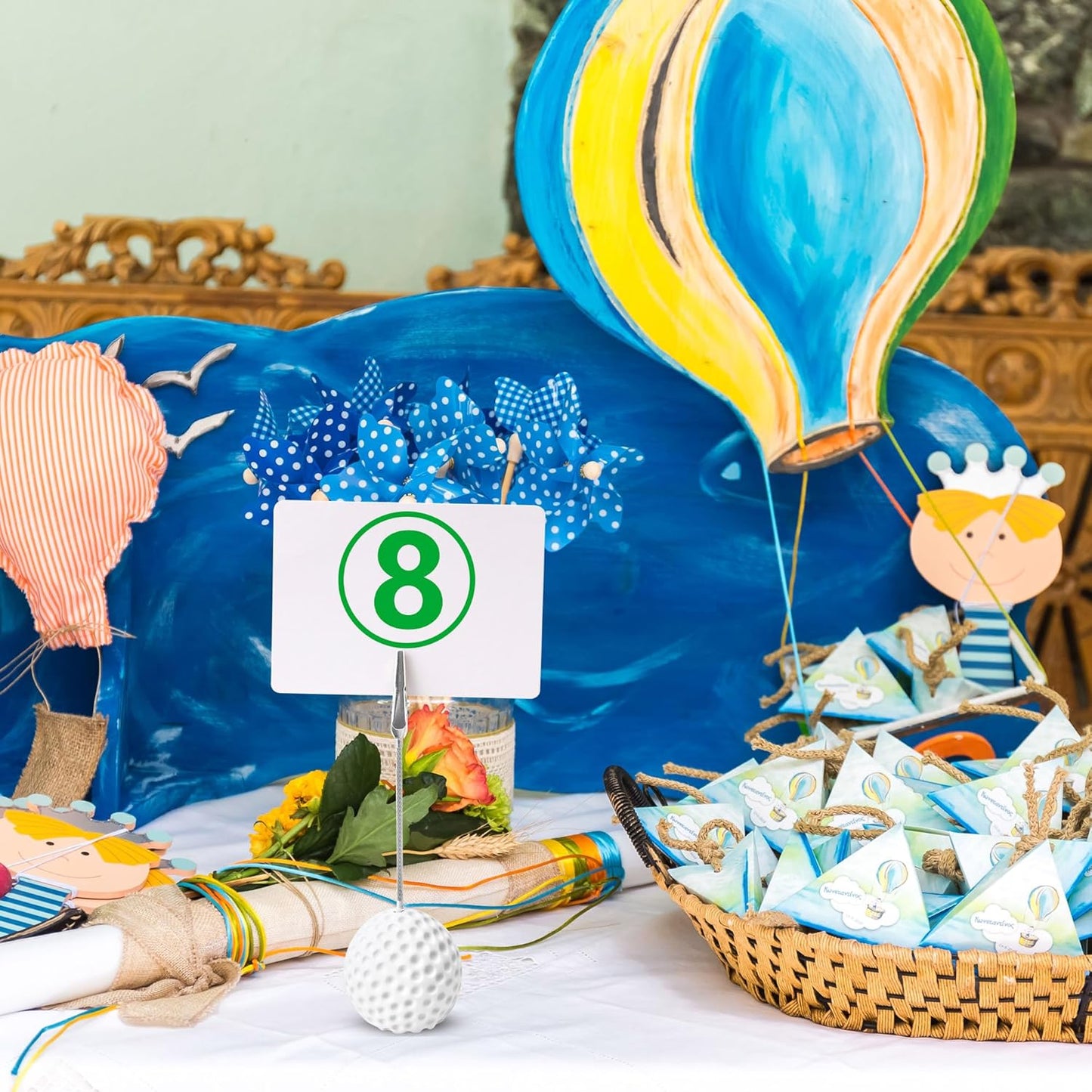 16 Pack Golf Sports Ball Base Memo Clips Card Holder Stand Note Paper Clip Pictures Display with Alligator Creative Golfball Desk Stand Paper Clip for Office Menu Wedding Party Events Decoration